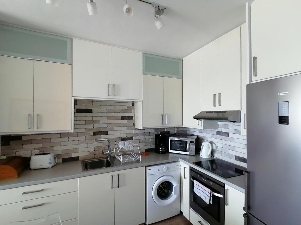 Sunorama Waterfront Apartment Larnaca Esterno foto