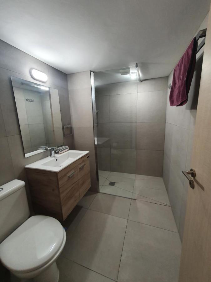 Sunorama Waterfront Apartment Larnaca Esterno foto