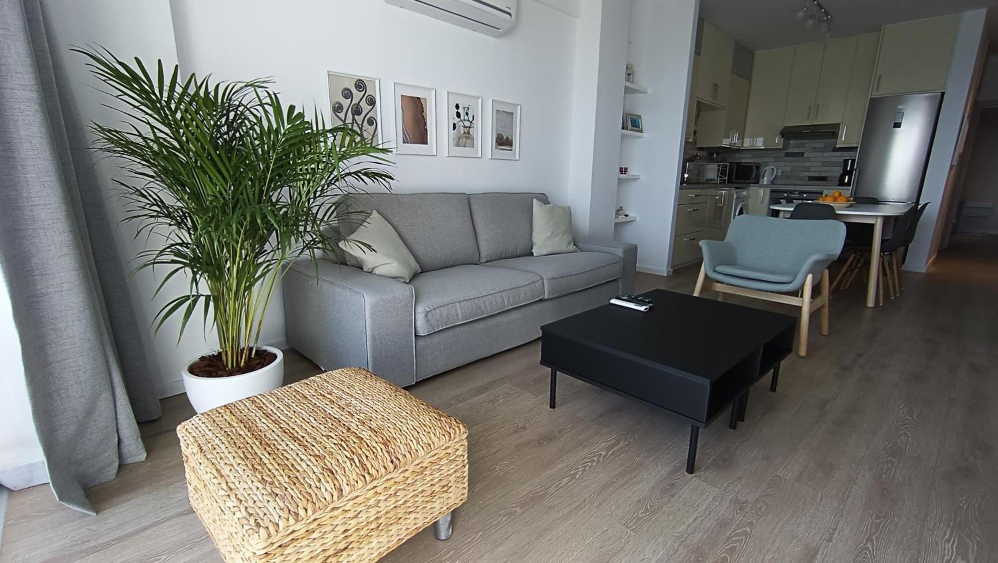 Sunorama Waterfront Apartment Larnaca Esterno foto
